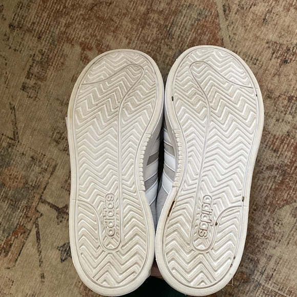 ADIDAS shoes - Picture 6 of 6